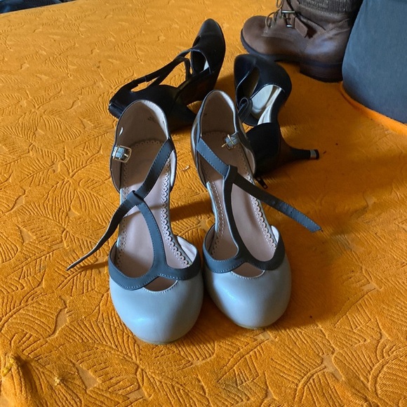Light grey and grey baby dolls 2 inch heels very classy - Picture 1 of 6